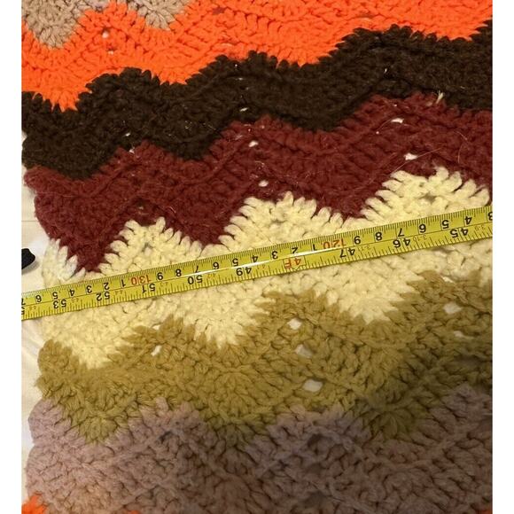 VTG 70's Gold, Orange, Brown, Red Chevron Crochet Hippie Boho Granny Afghan B - Picture 3 of 4